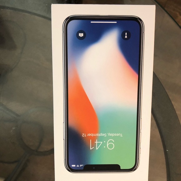 Apple IPhone X - Picture 2 of 6
